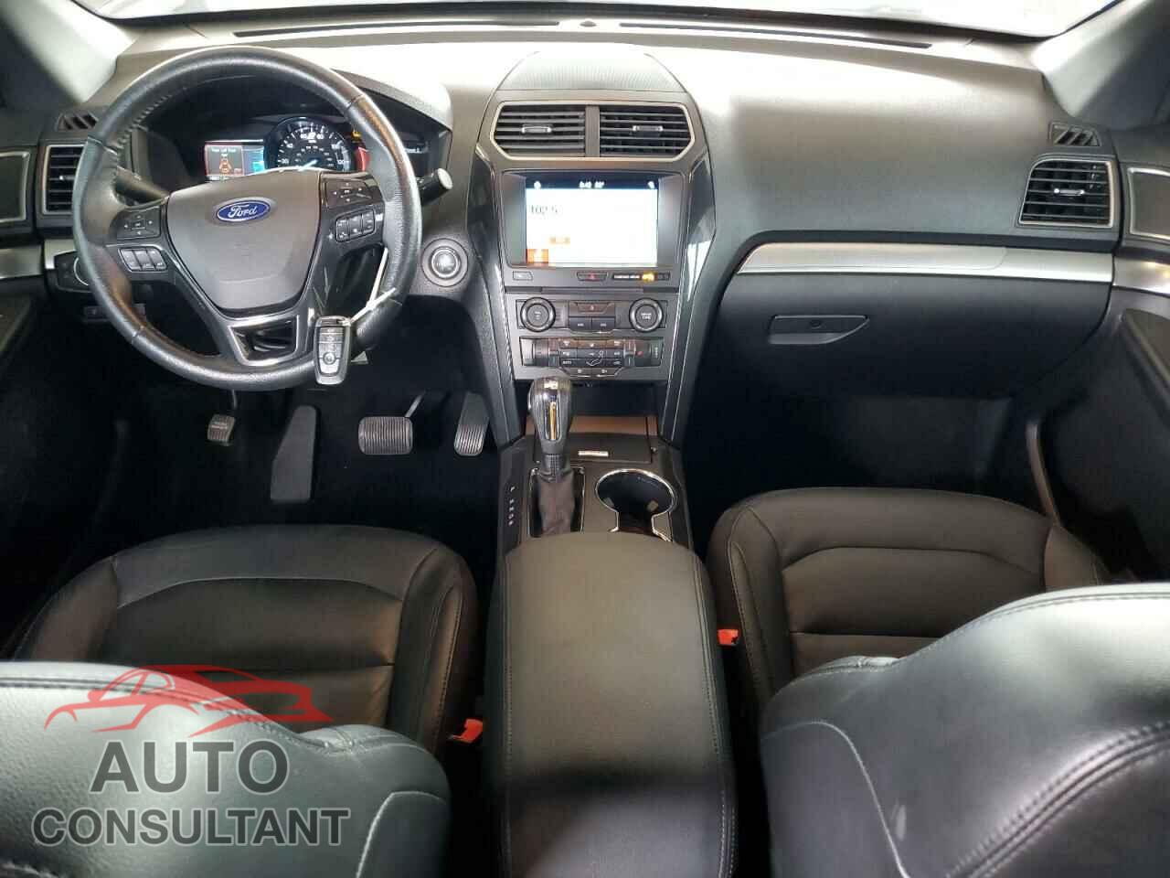 FORD EXPLORER 2018 - 1FM5K7D85JGA81008
