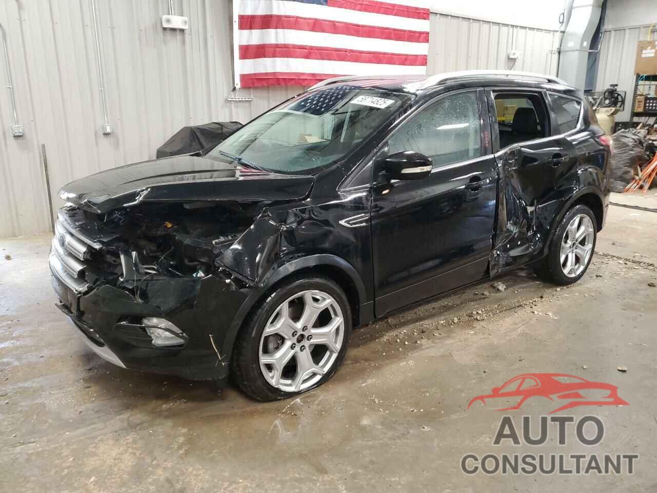 FORD ESCAPE 2017 - 1FMCU9J98HUC03768