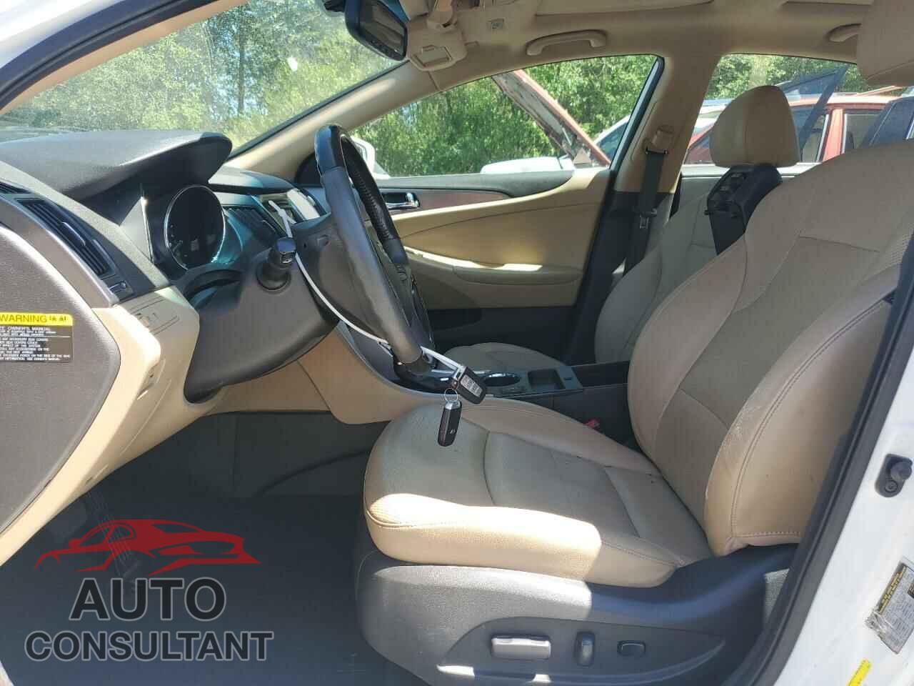 HYUNDAI SONATA 2011 - KMHEC4A4XBA013224