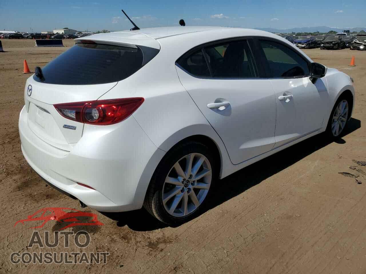 MAZDA 3 2017 - 3MZBN1L37HM149307
