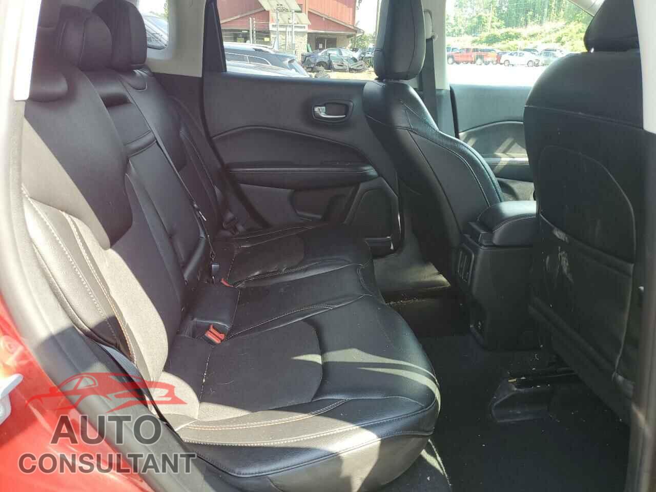 JEEP COMPASS 2018 - 3C4NJDBB7JT400621
