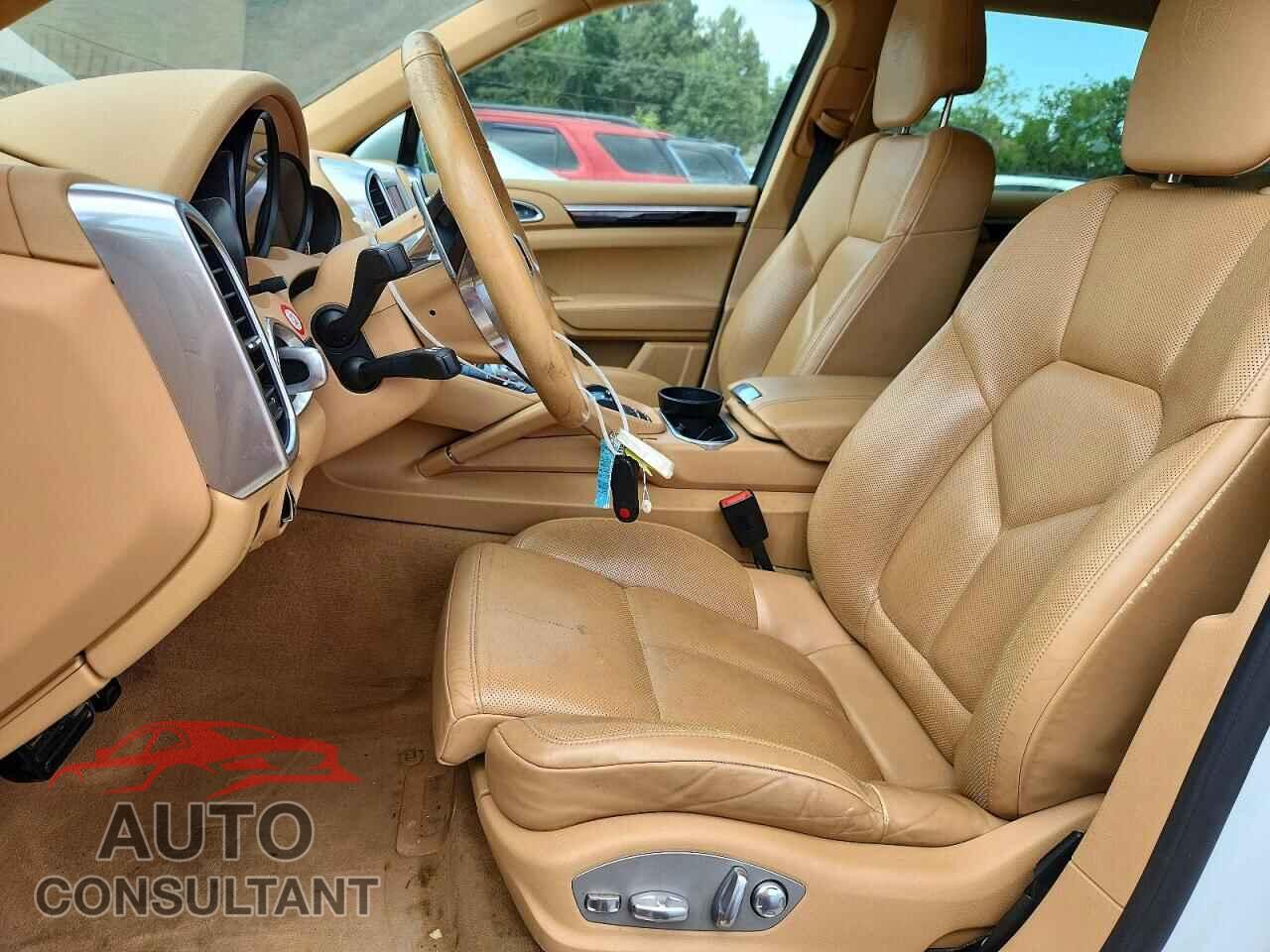 PORSCHE CAYENNE 2017 - WP1AA2A21HKA85751