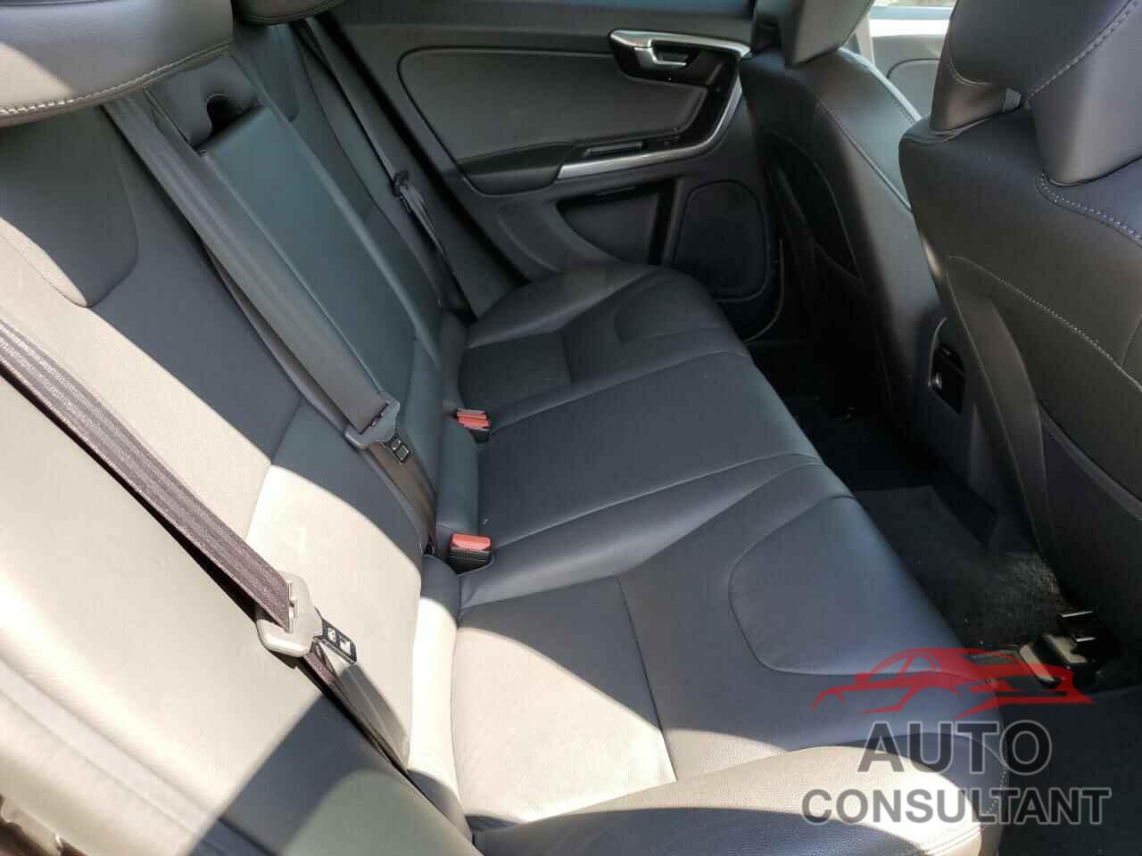 VOLVO V60 2018 - YV440MWK9J2054076