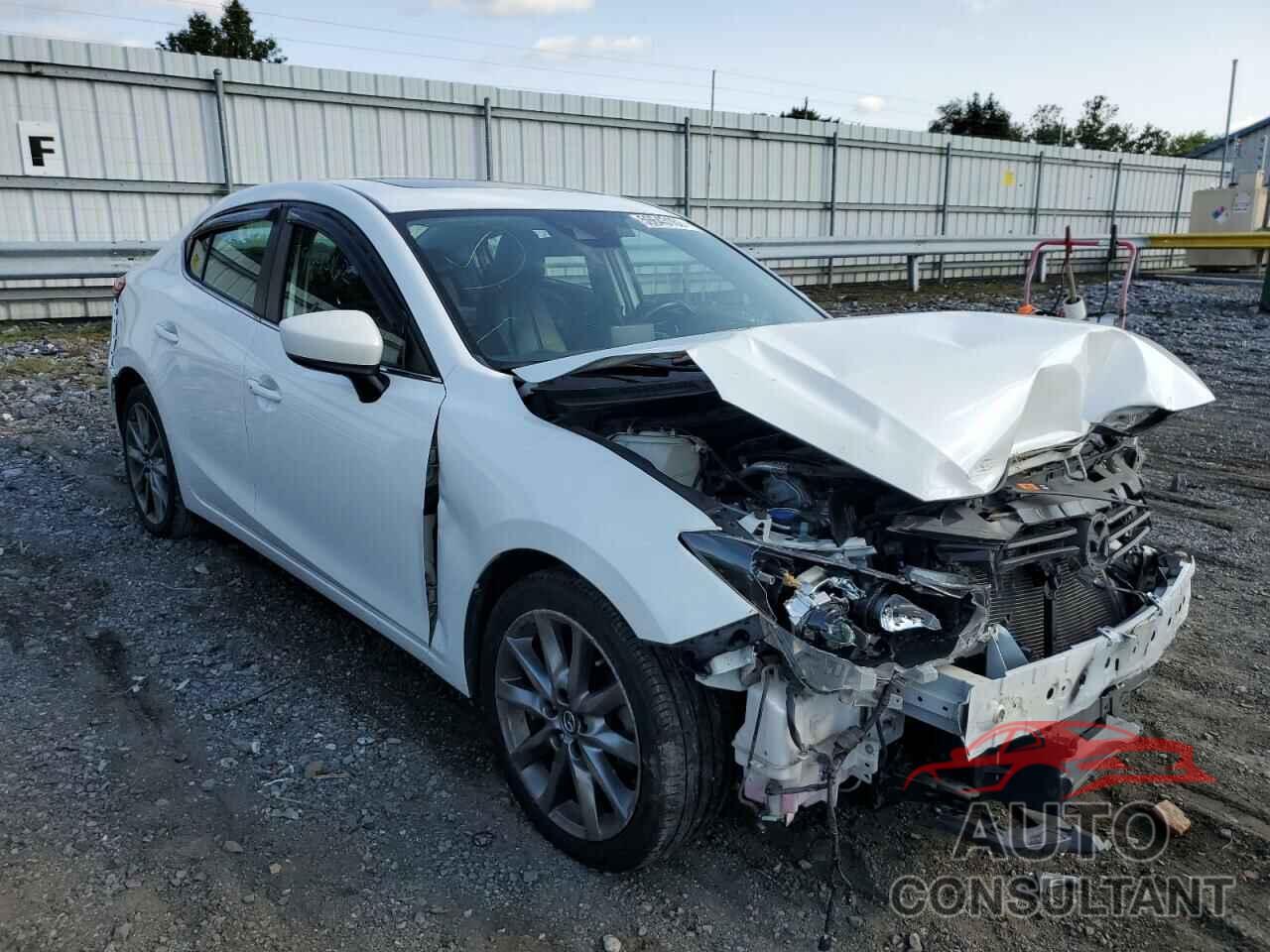 MAZDA 3 2018 - 3MZBN1V35JM171566