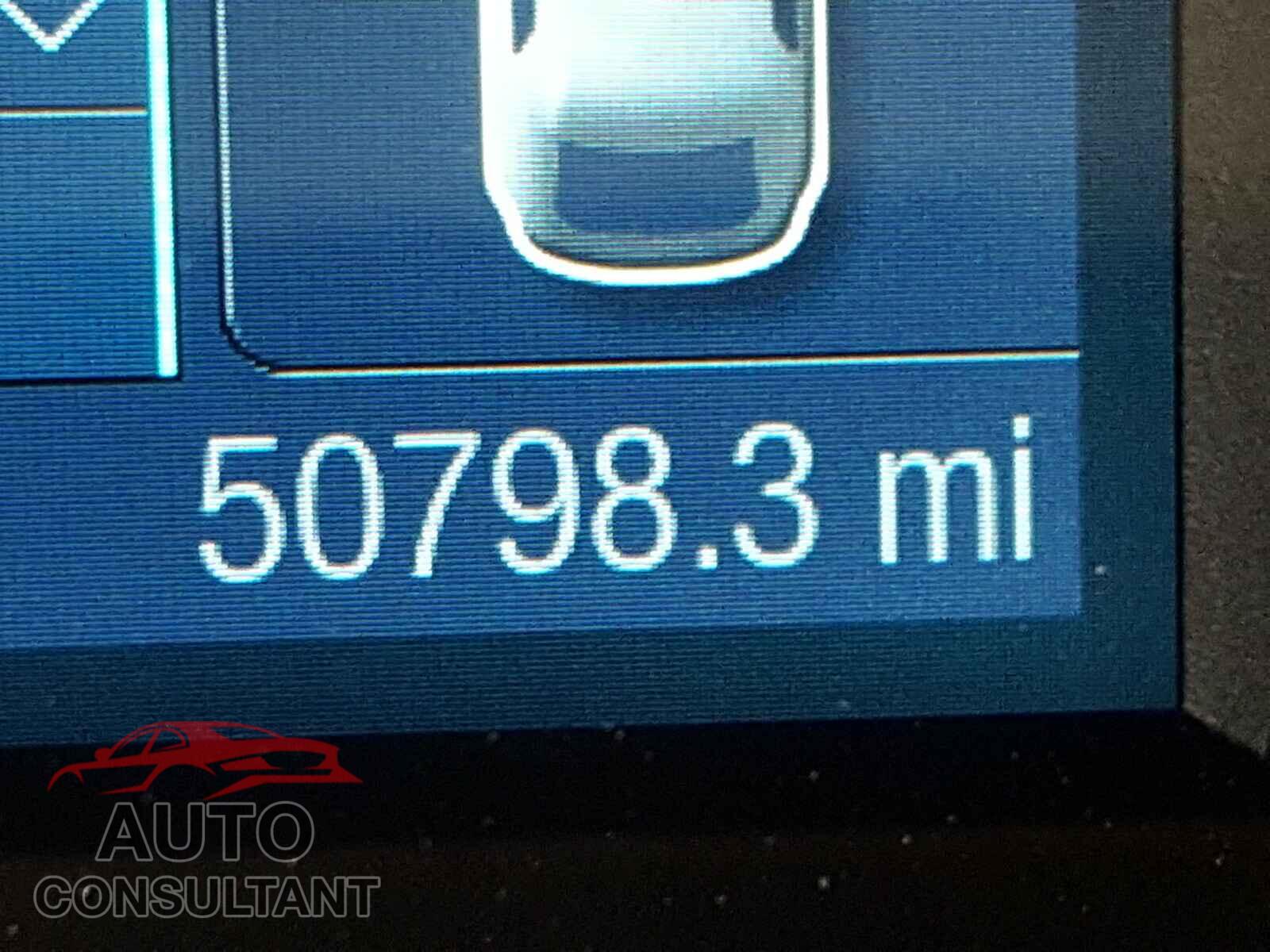 FORD TAURUS 2018 - 1FAHP2E80JG120145