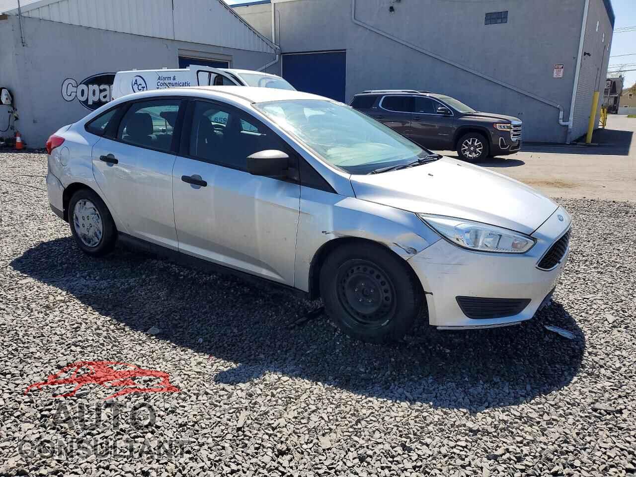 FORD FOCUS 2015 - 1FADP3E22FL286309