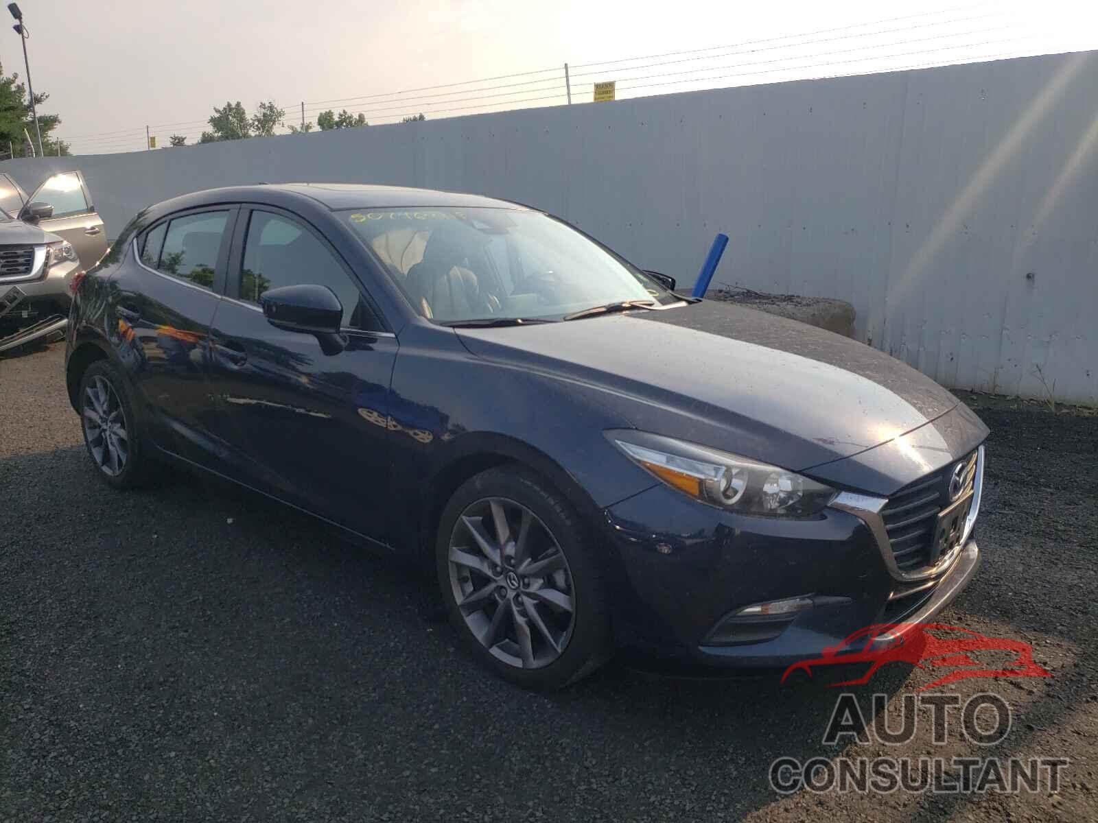 MAZDA 3 2018 - 3MZBN1L33JM259020