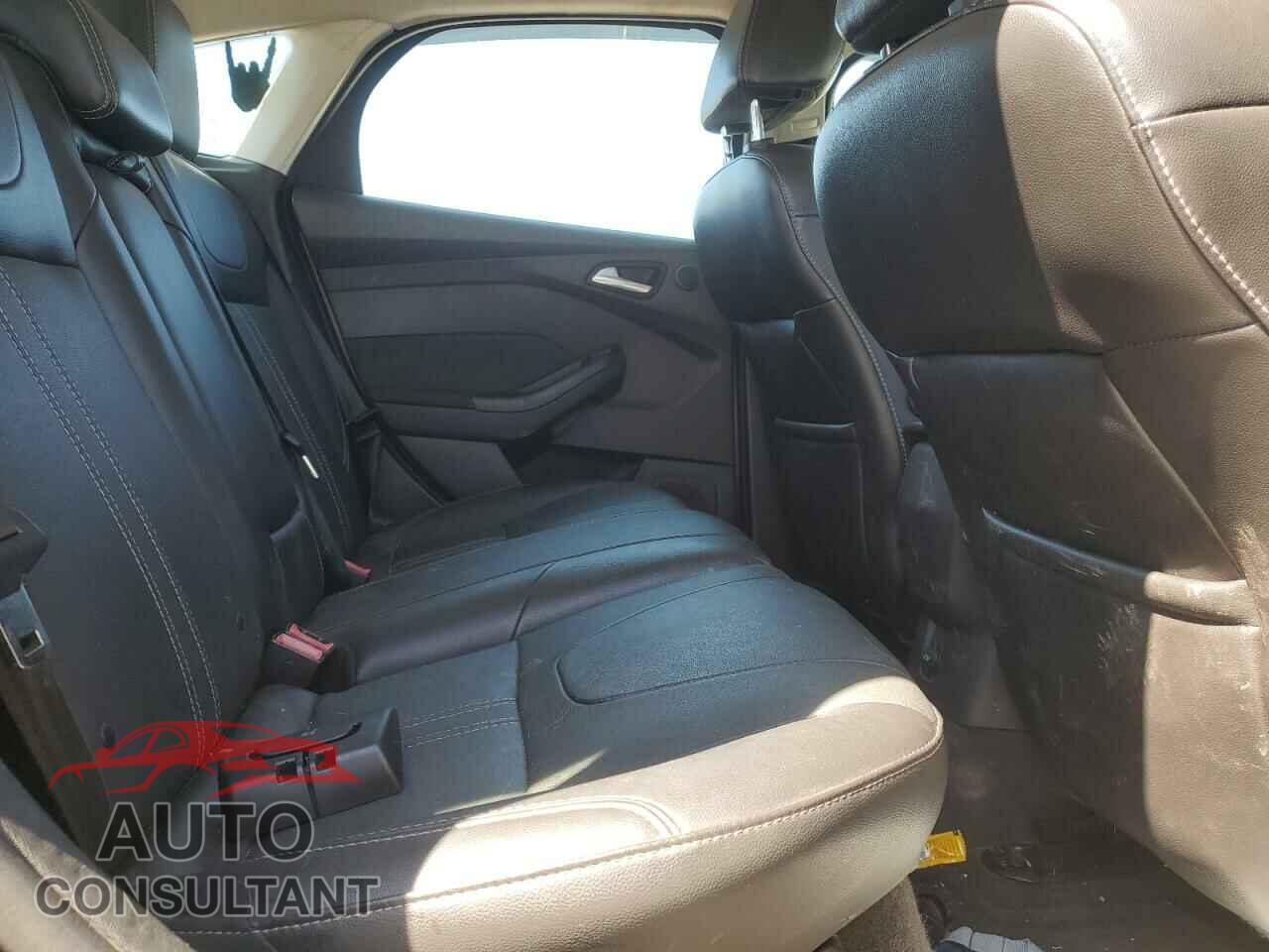FORD FOCUS 2014 - 1FADP3N26EL291799