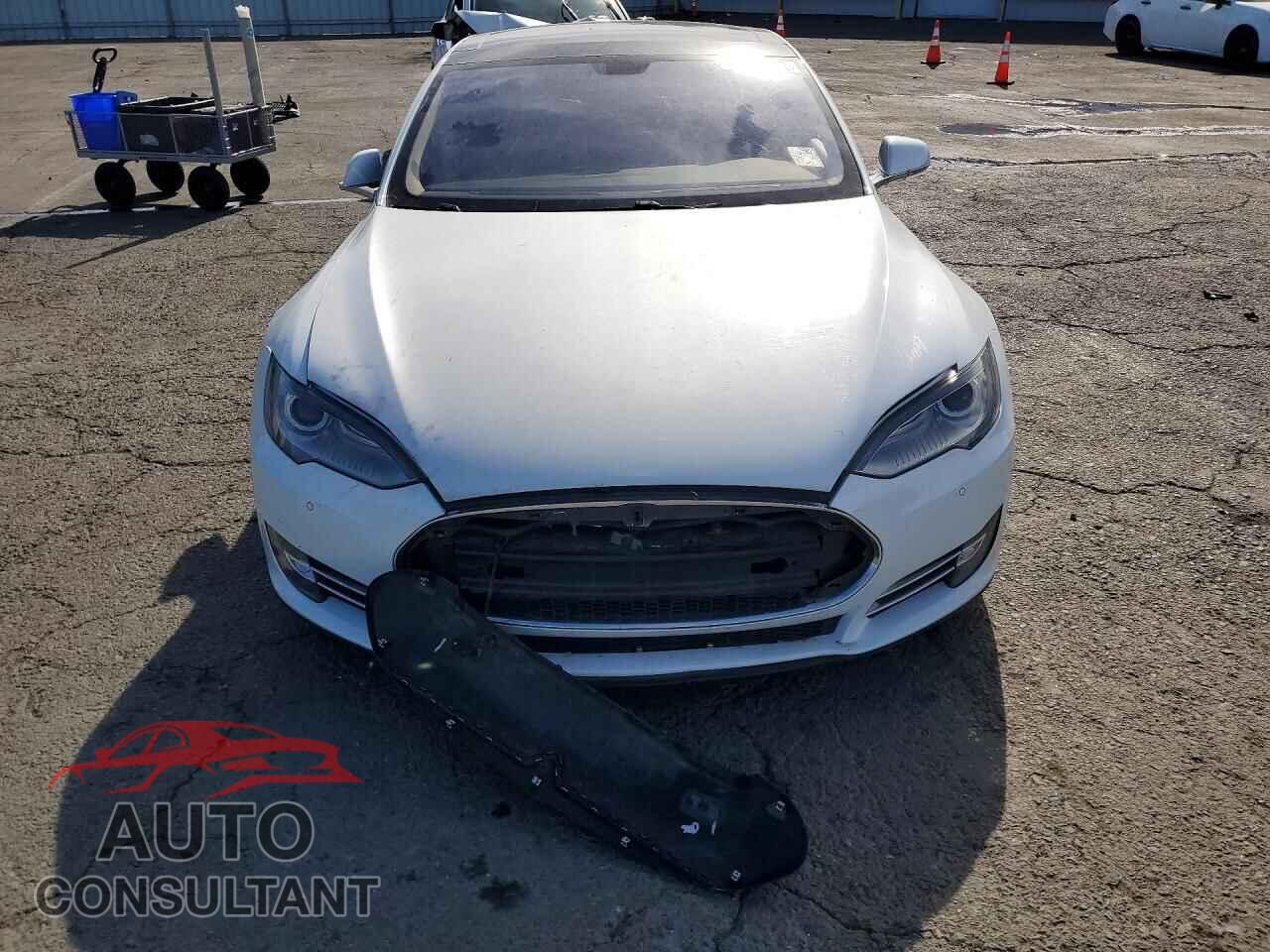 TESLA MODEL S 2014 - 5YJSA1S14EFP42525