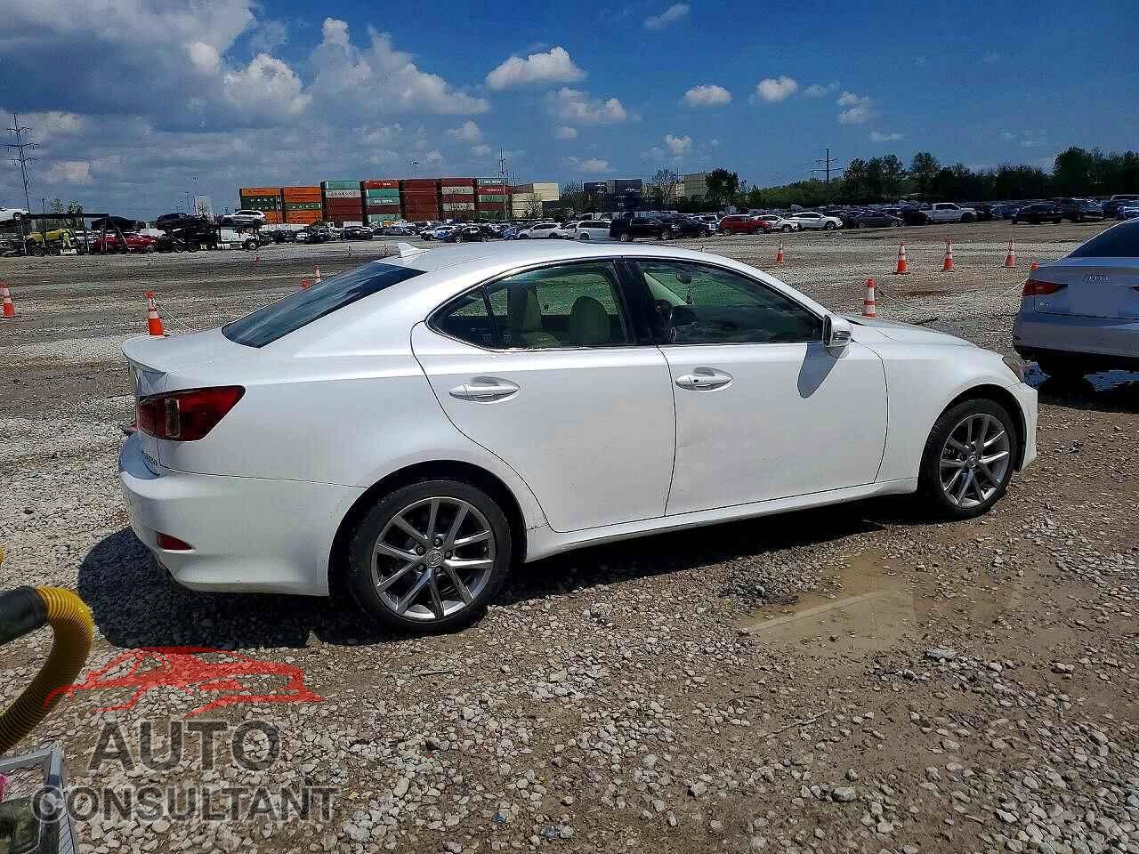 LEXUS IS 2013 - JTHCF5C25D5063673