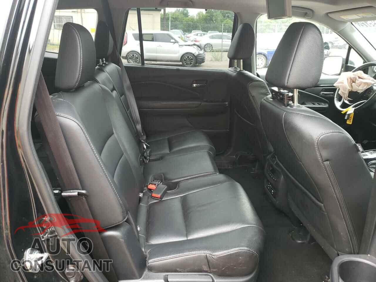 HONDA PILOT 2017 - 5FNYF5H98HB016168