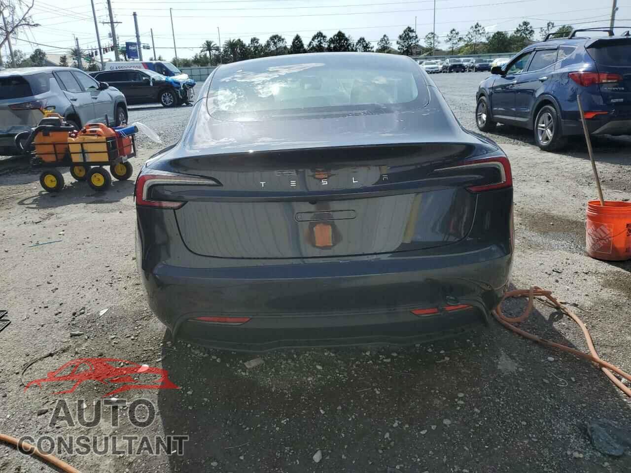 TESLA MODEL 3 2024 - 5YJ3E1EA8RF868400