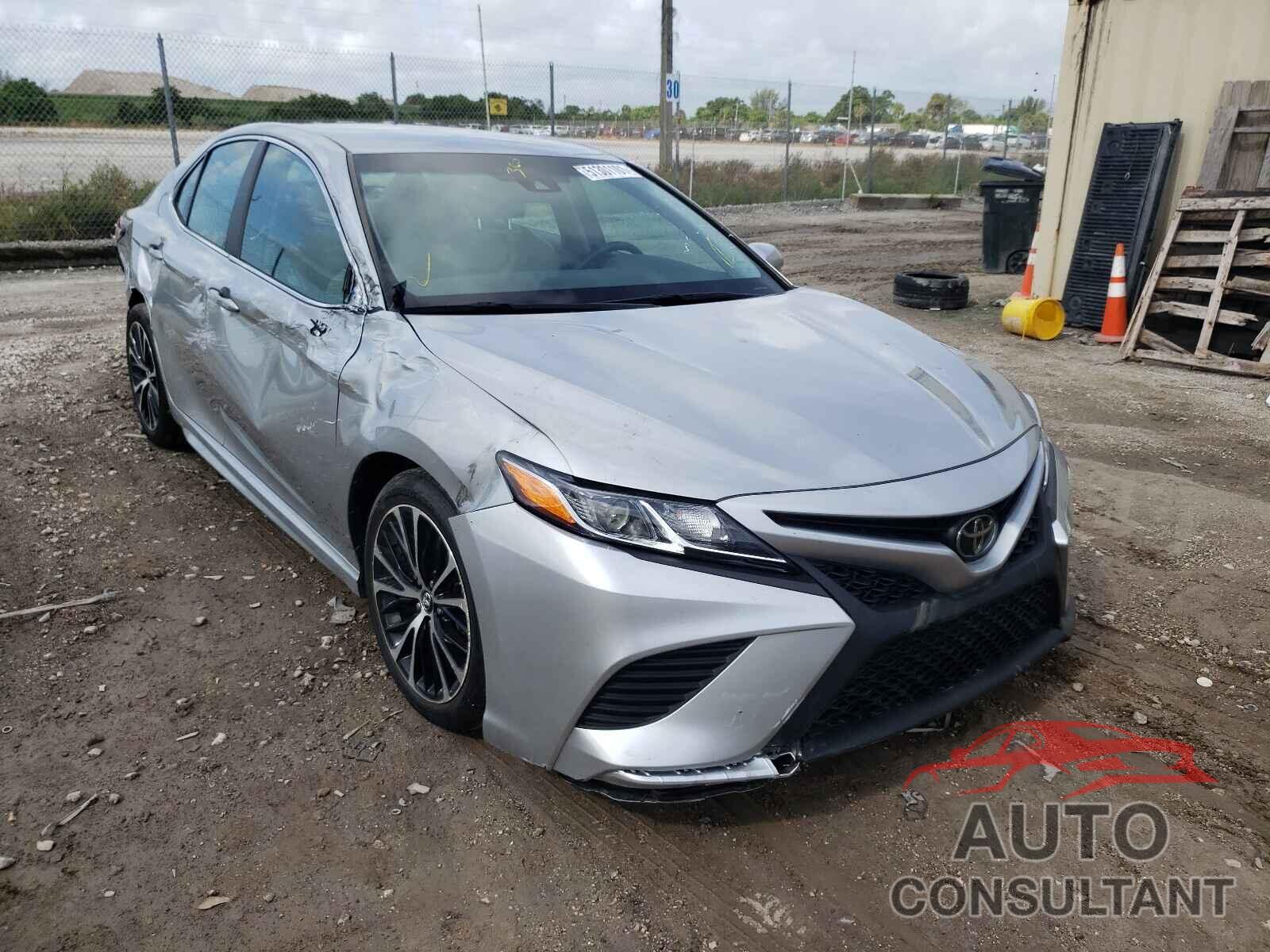 TOYOTA CAMRY 2018 - 4T1B11HKXJU609085