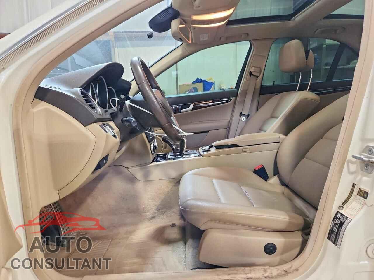 MERCEDES-BENZ C-CLASS 2012 - WDDGF8BBXCA710862