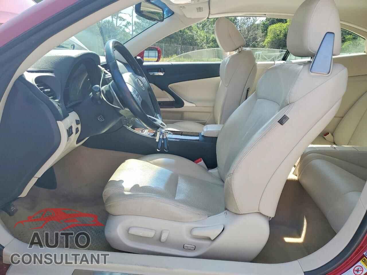 LEXUS IS 2012 - JTHFF2C20C2521826
