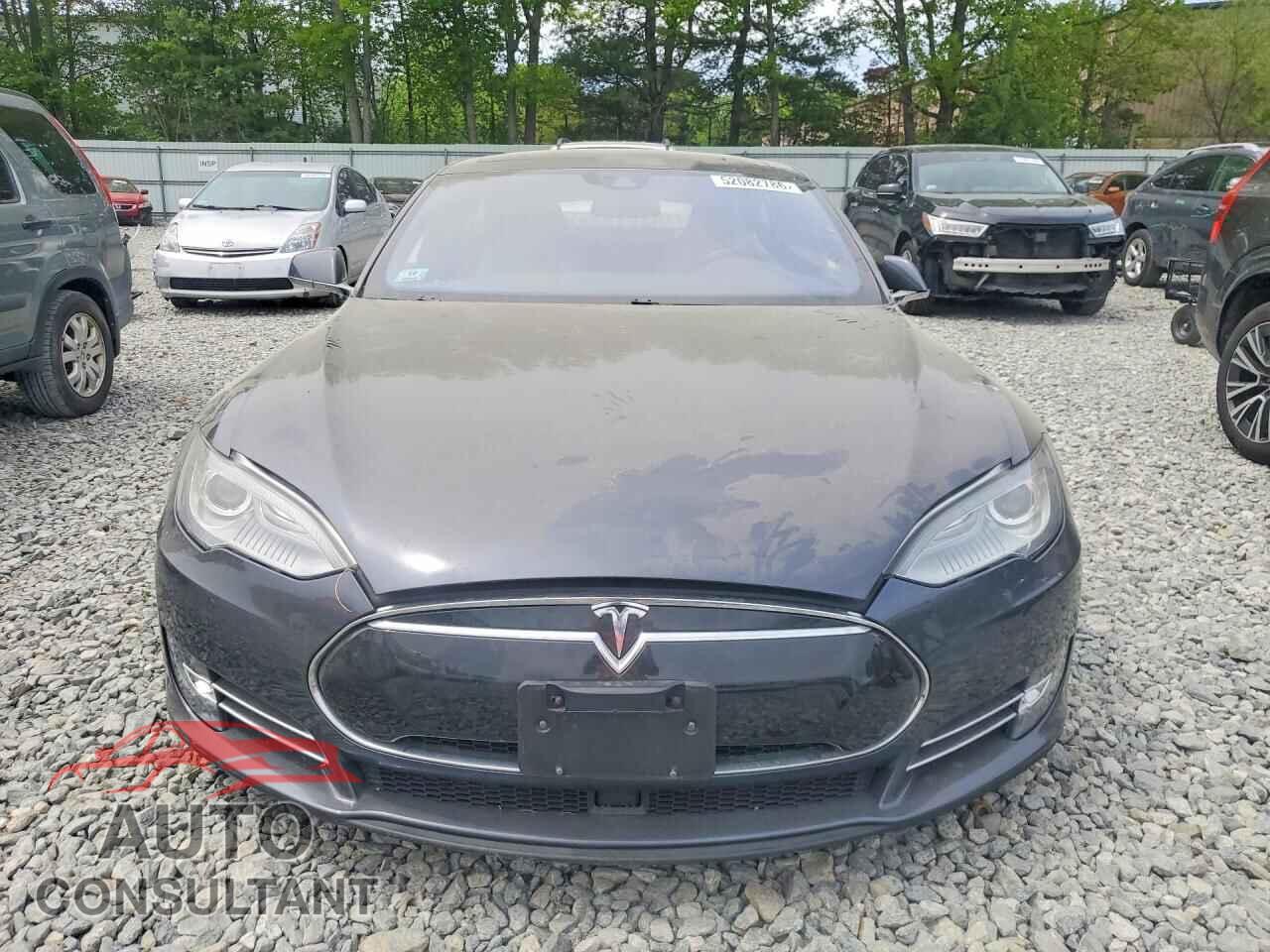 TESLA MODEL S 2015 - 5YJSA1E27FF116845