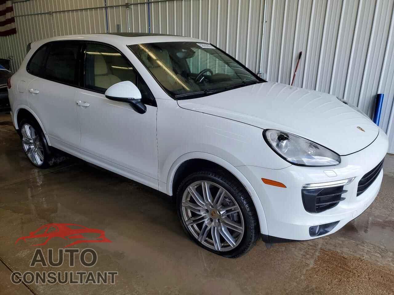 PORSCHE CAYENNE 2018 - WP1AA2A22JKA07176