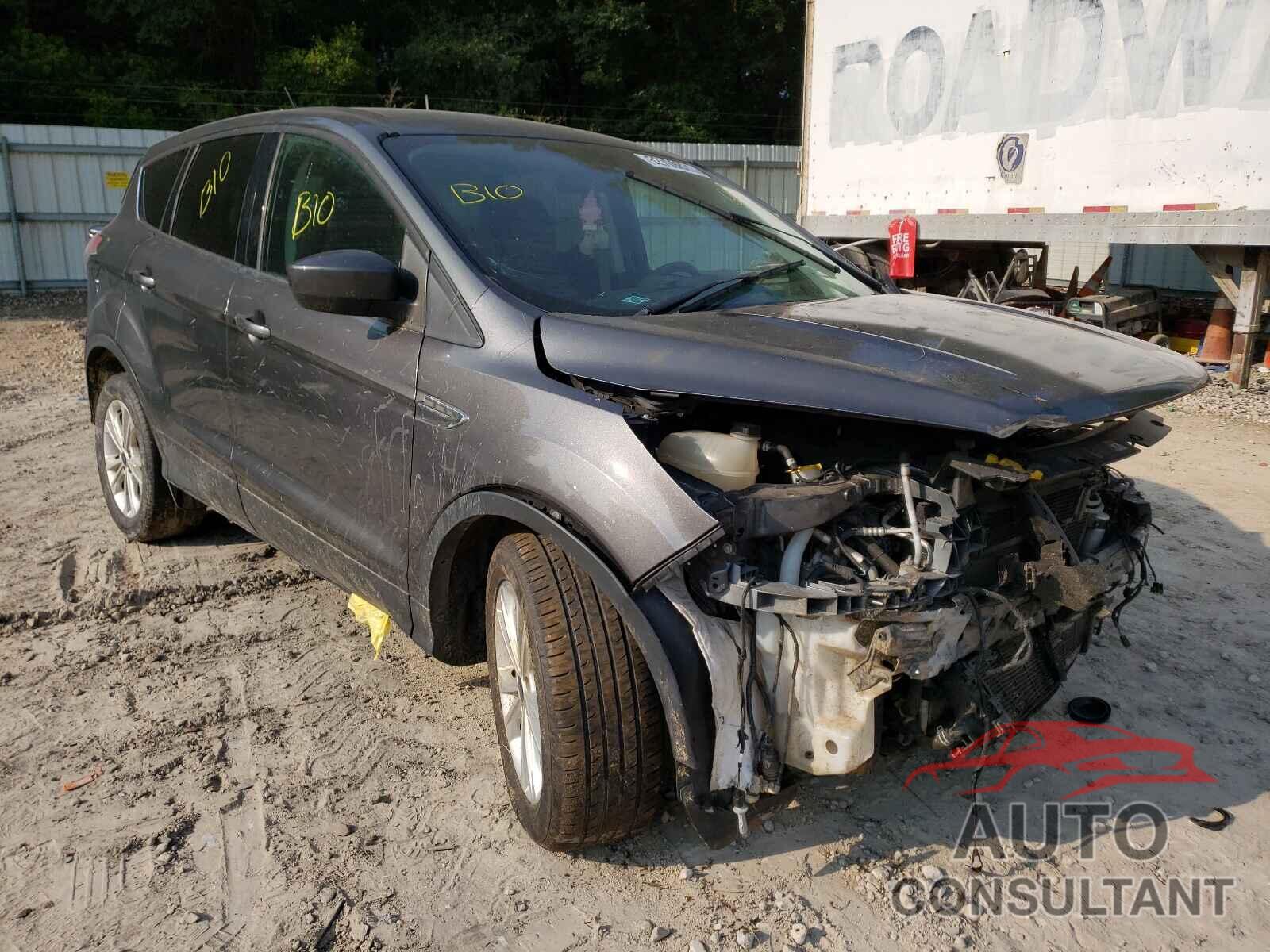 FORD ESCAPE 2017 - 1FMCU0GD7HUA08977