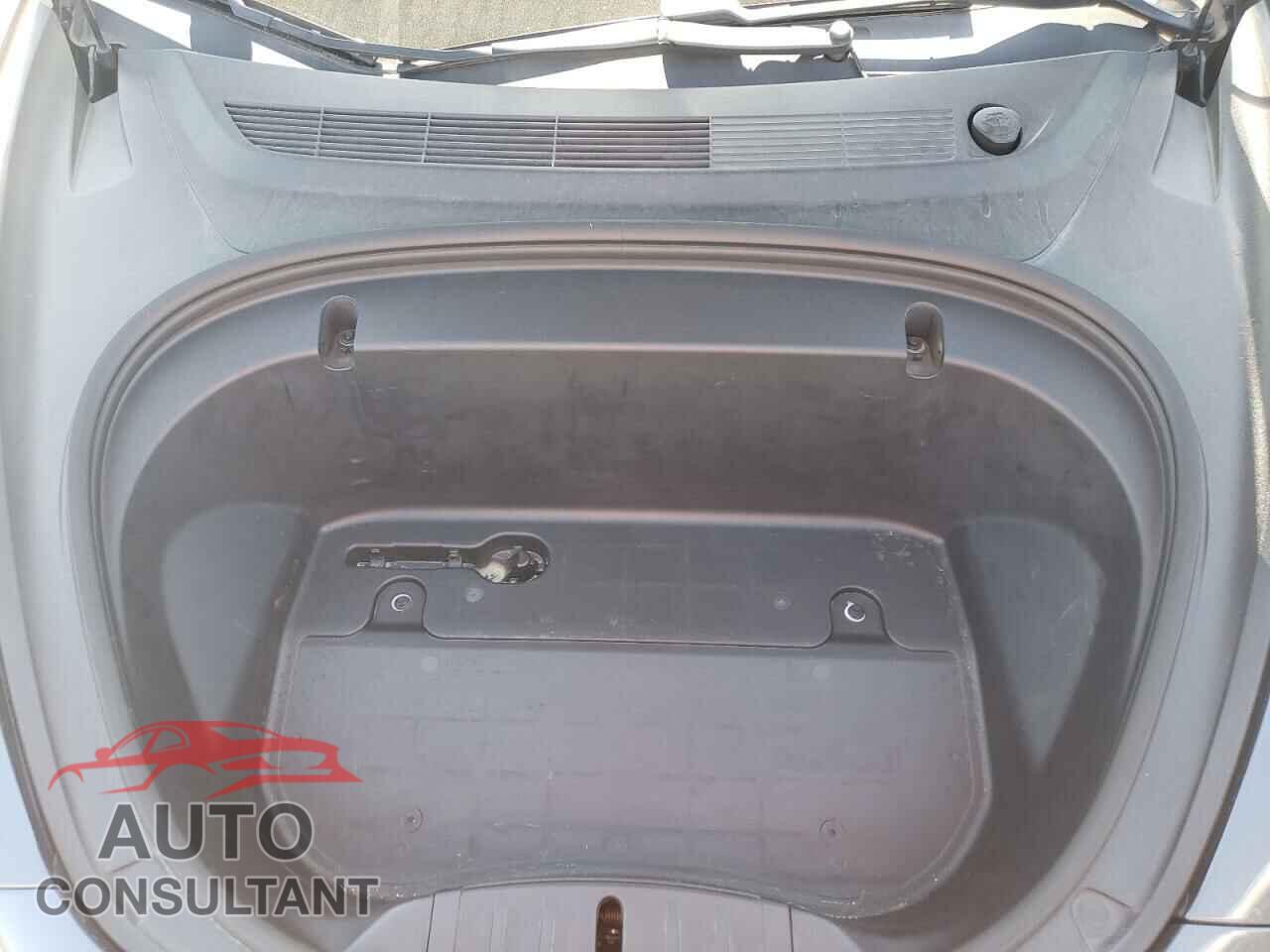 TESLA MODEL 3 2020 - 5YJ3E1EA1LF703182