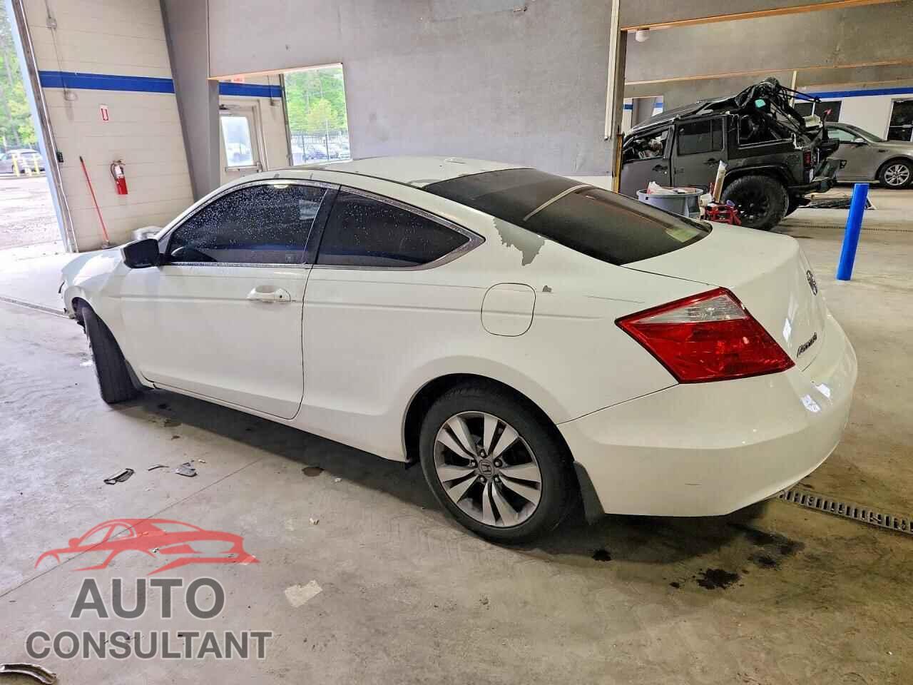 HONDA ACCORD 2010 - 1HGCS1B82AA009585