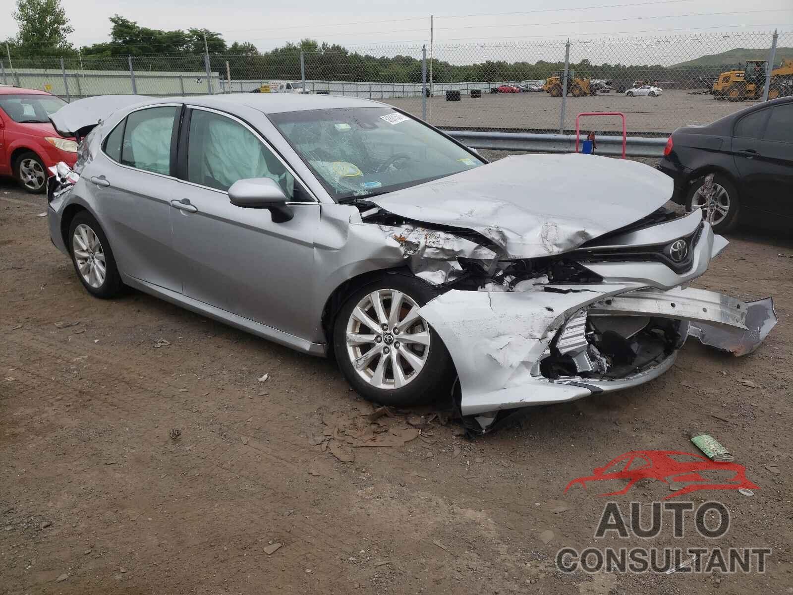 TOYOTA CAMRY 2018 - 4T1B11HK2JU536617