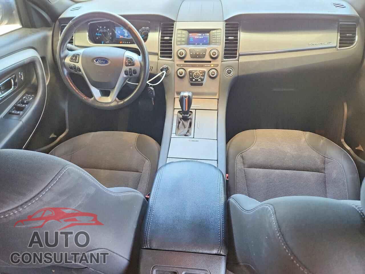 FORD TAURUS 2017 - 1FAHP2E8XHG131938
