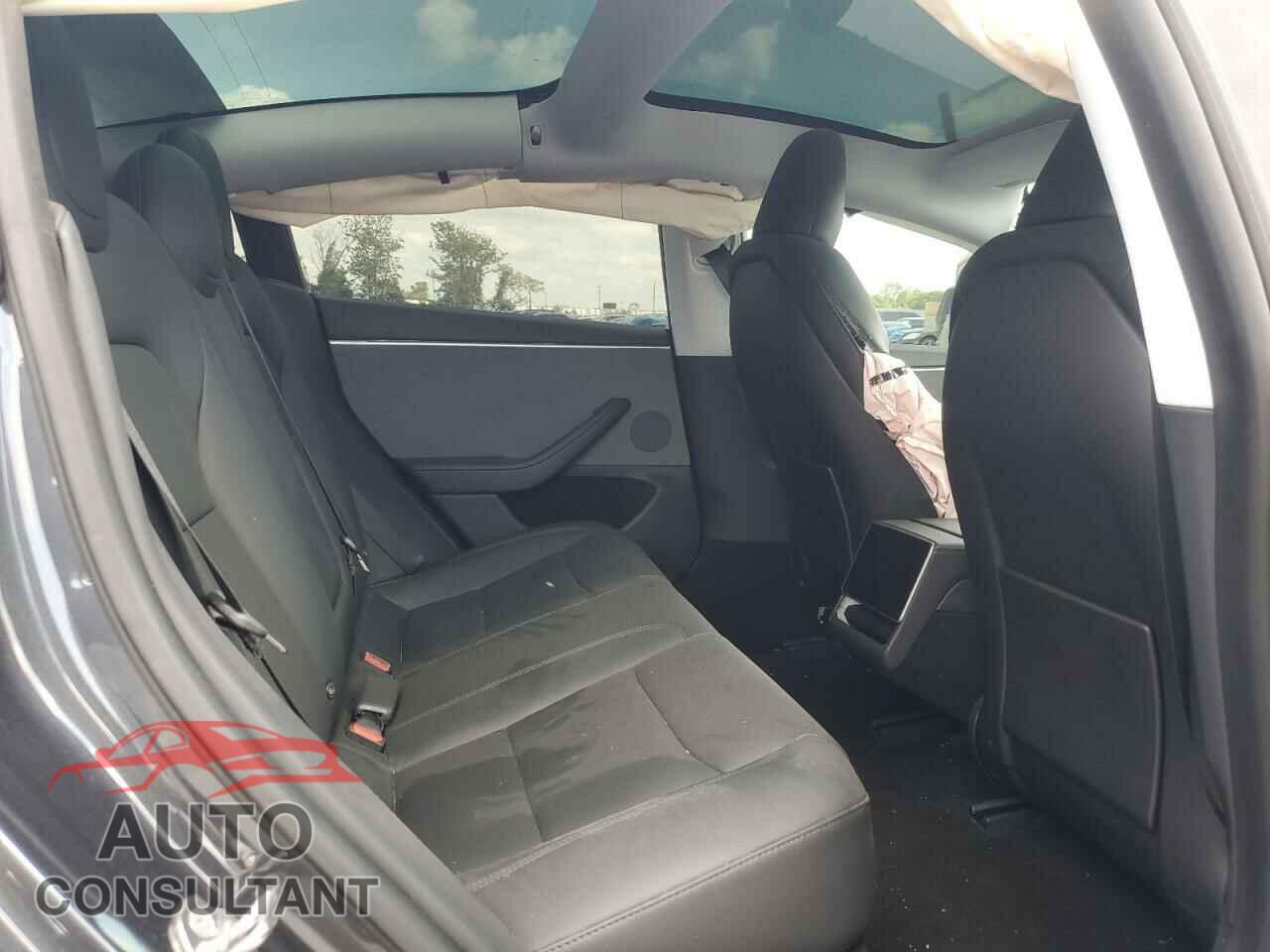 TESLA MODEL 3 2024 - 5YJ3E1EA3RF752232