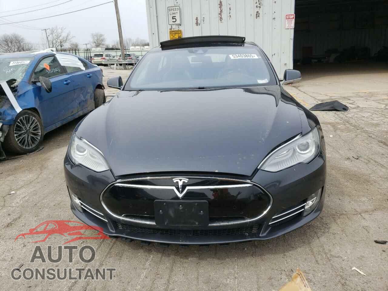 TESLA MODEL S 2015 - 5YJSA1E21FF109938