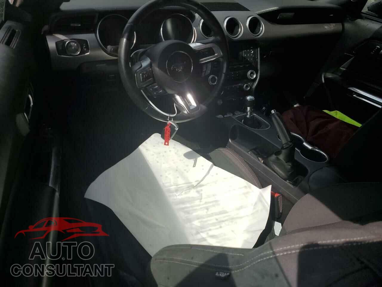 FORD MUSTANG 2018 - 1FA6P8CF1J5129556