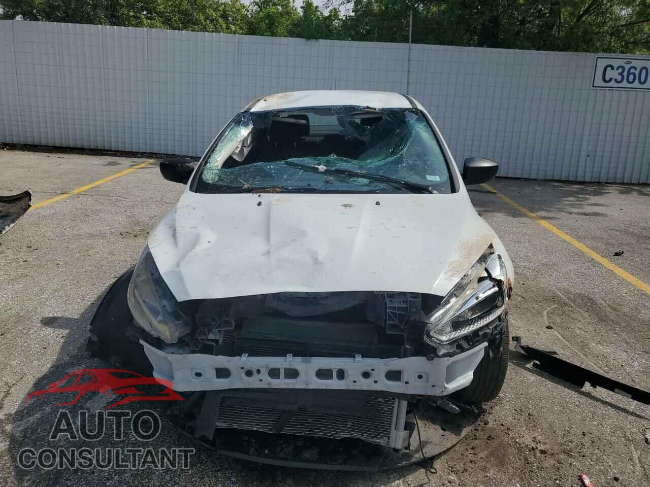 FORD FOCUS 2017 - 1FADP3E22HL314158