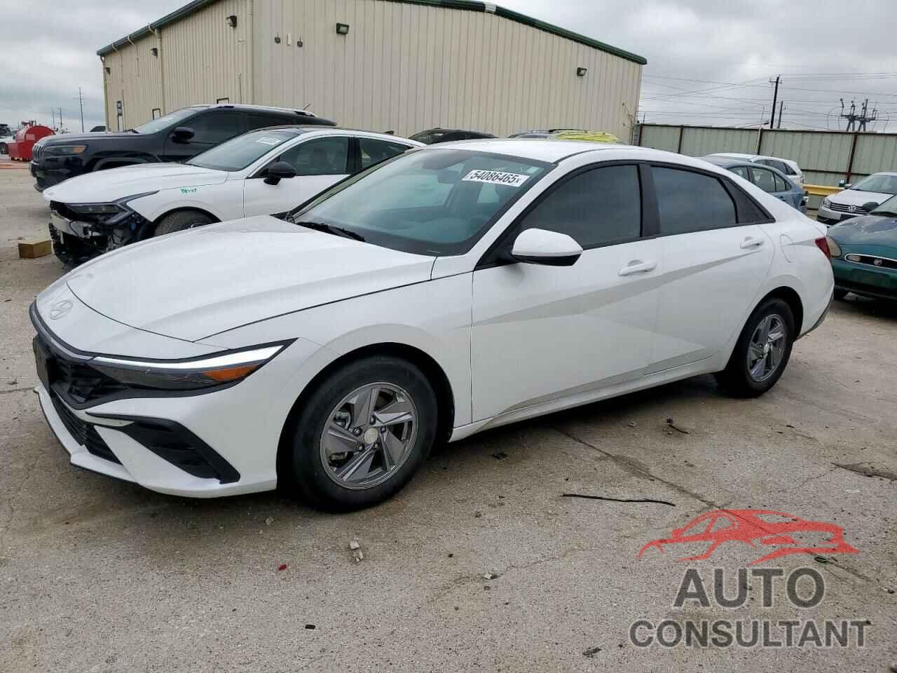 HYUNDAI ELANTRA 2024 - KMHLL4DG3RU828340