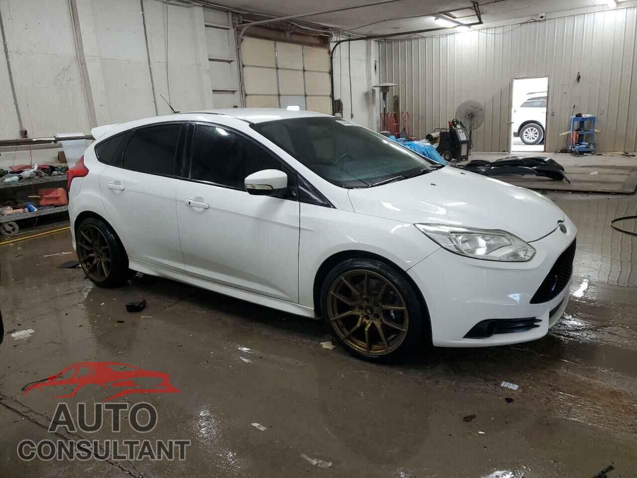 FORD FOCUS 2014 - 1FADP3L96EL340127