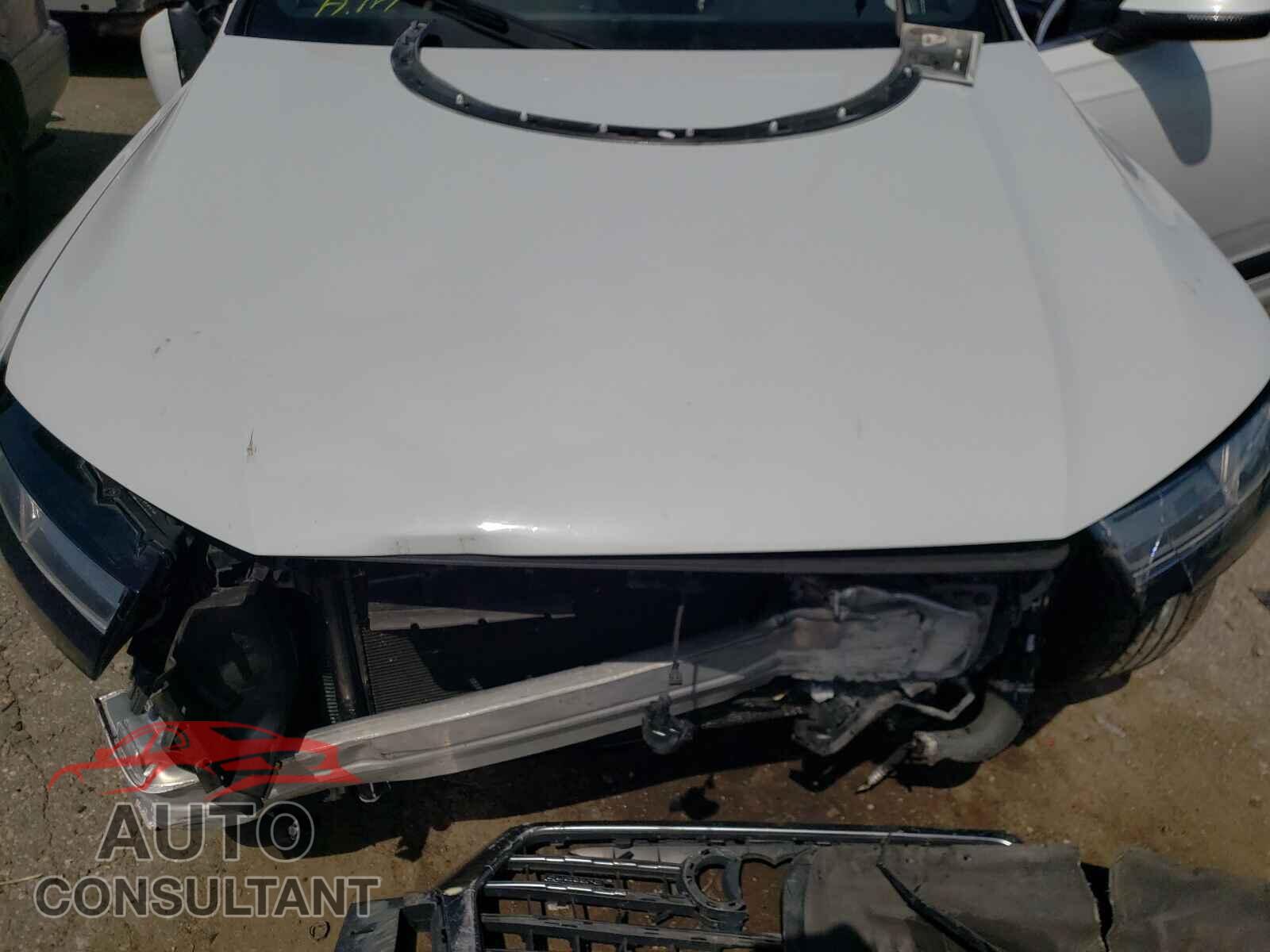 AUDI Q7 2018 - WA1LHAF70JD044178