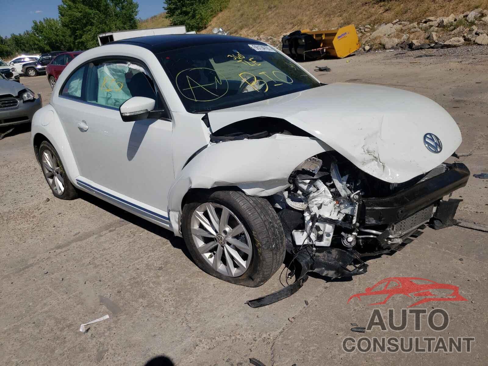 VOLKSWAGEN BEETLE 2019 - 3VWJD7AT7KM720046