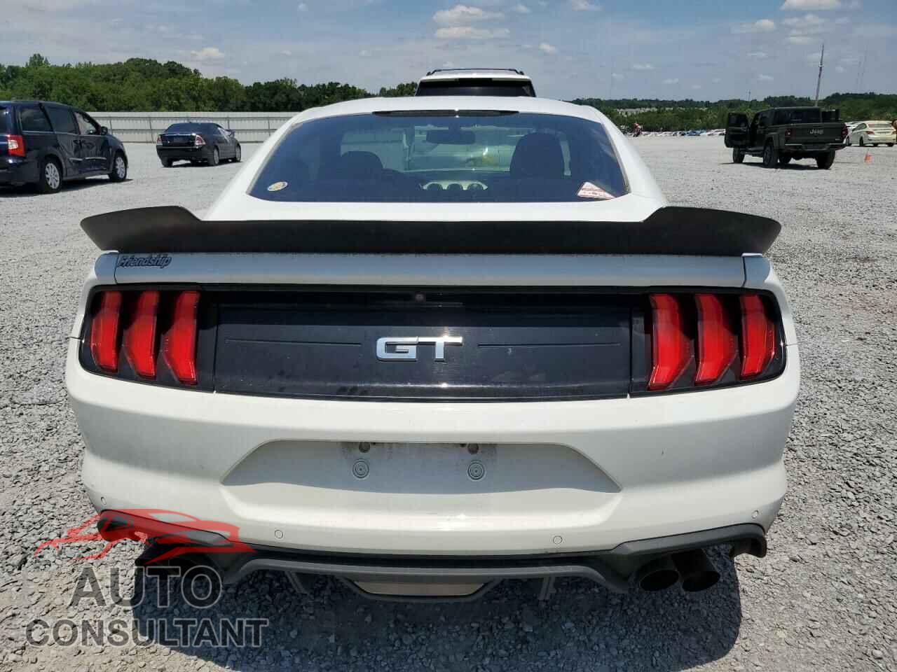 FORD MUSTANG 2018 - 1FA6P8CF4J5170652