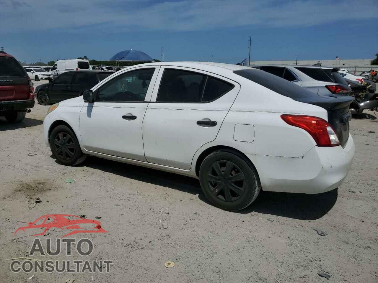 NISSAN VERSA 2013 - 3N1CN7AP1DL832638