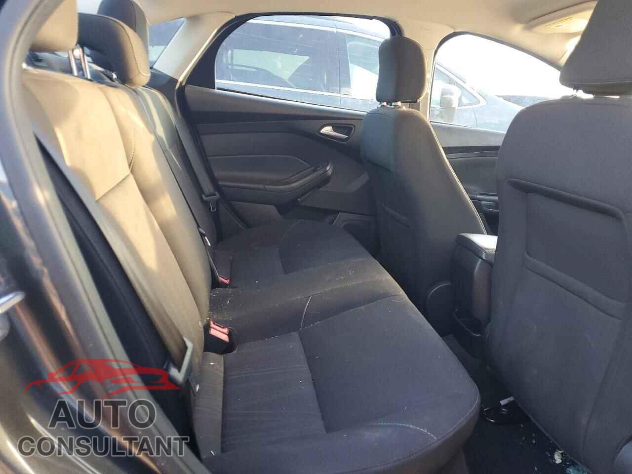 FORD FOCUS 2015 - 1FADP3F20FL240895