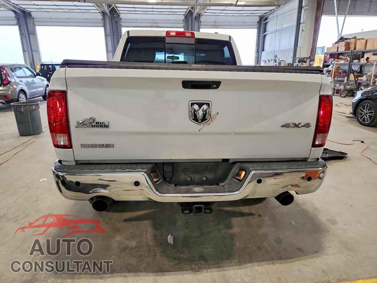 DODGE RAM 1500 2012 - 1C6RD7LT2CS172413
