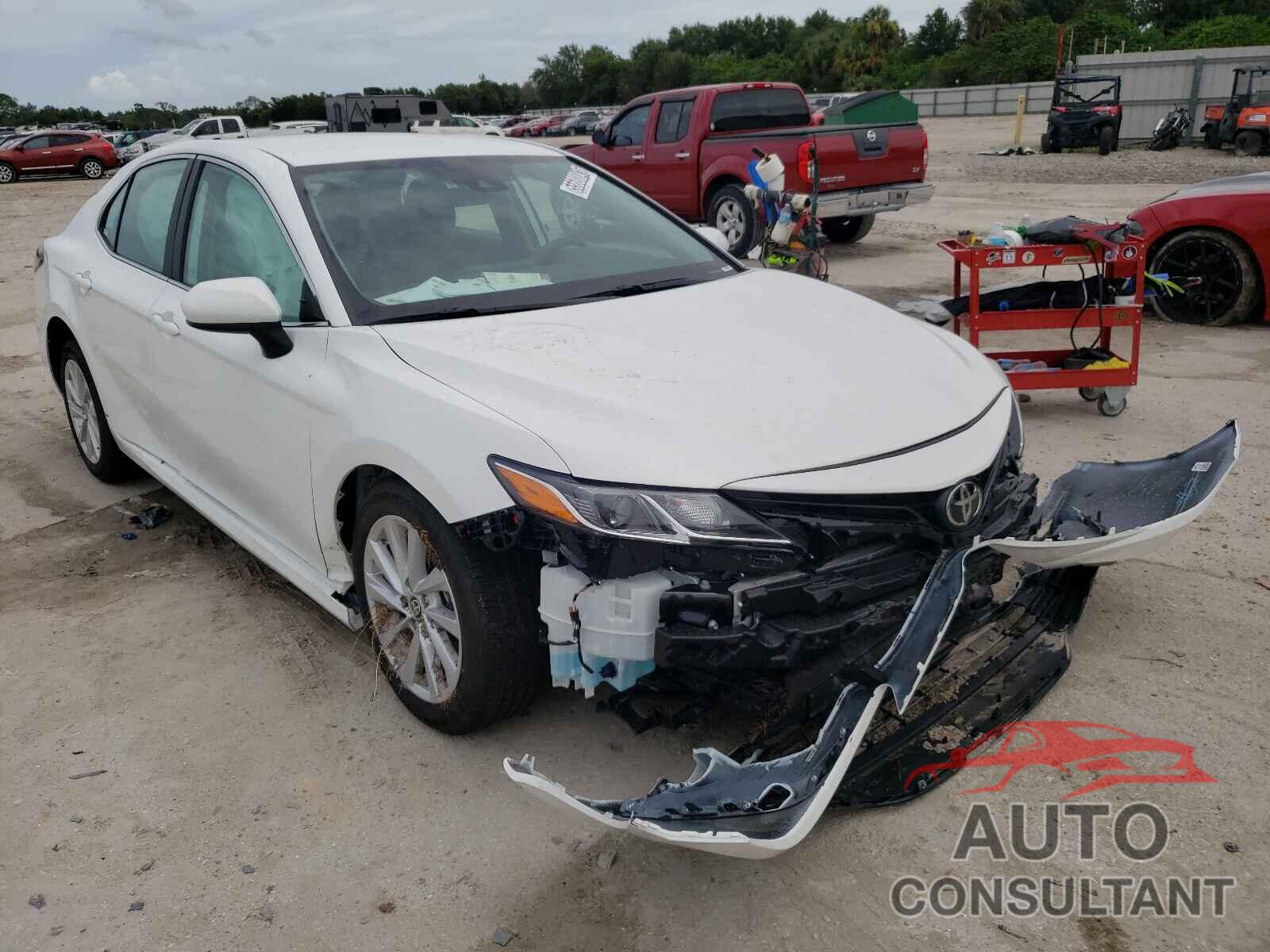 TOYOTA CAMRY 2021 - 4T1C11AK5MU429631