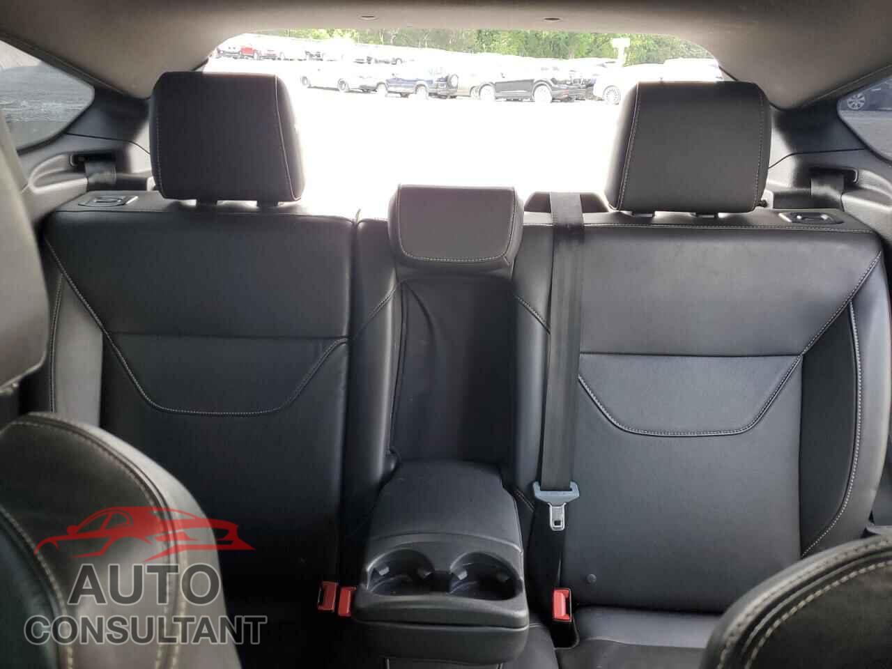 FORD FOCUS 2015 - 1FADP3L93FL286030