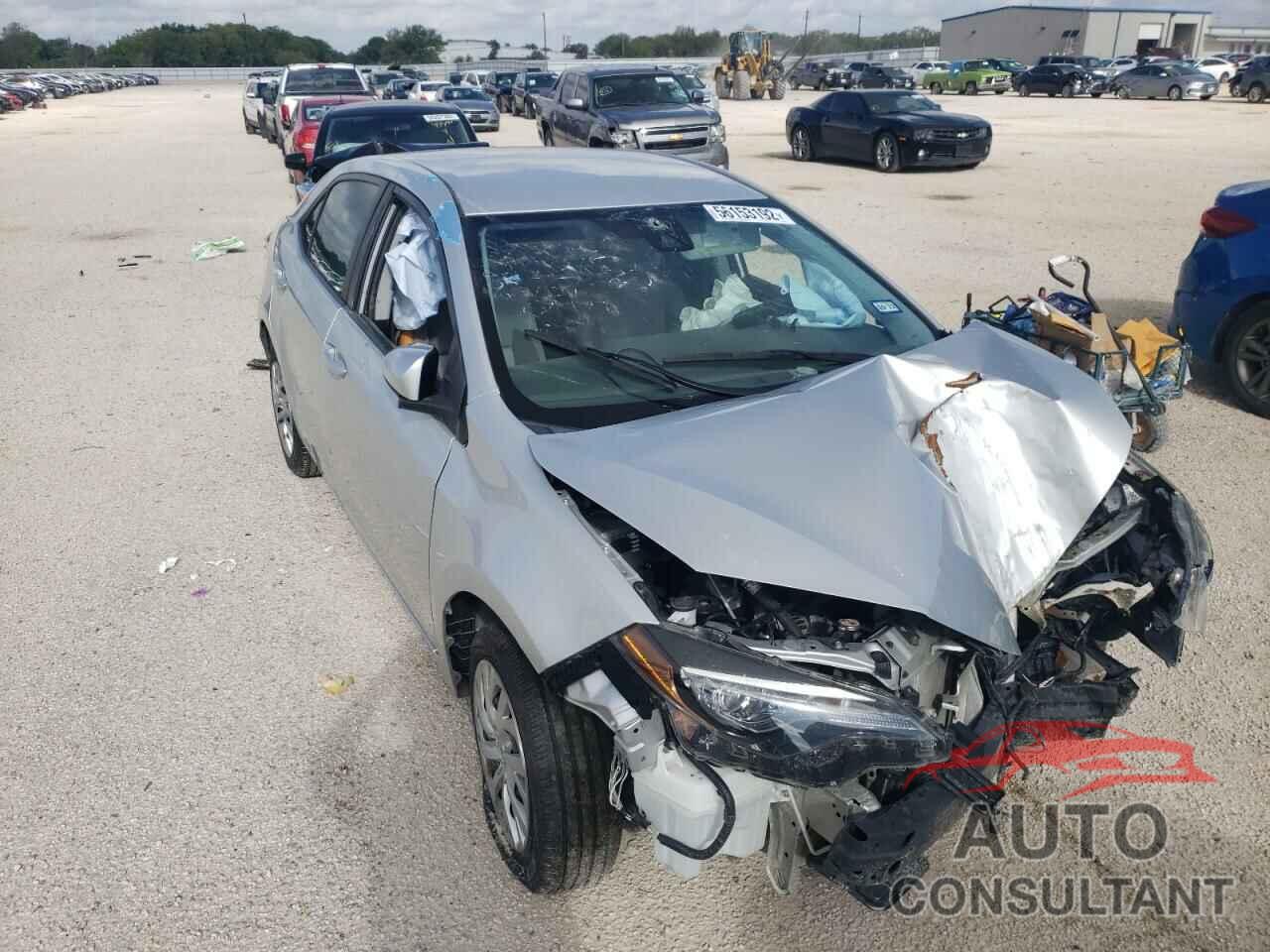 TOYOTA COROLLA 2018 - 5YFBURHE2JP829516