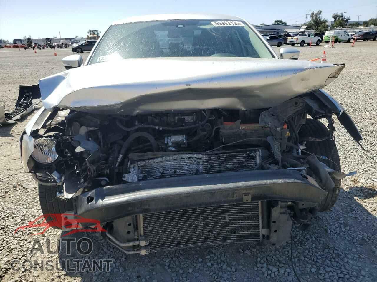 VOLKSWAGEN PASSAT 2015 - 1VWAT7A33FC020096