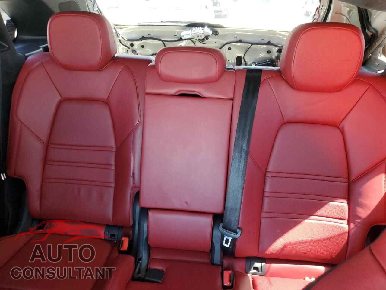 PORSCHE CAYENNE 2020 - WP1AH2AY5LDA44116