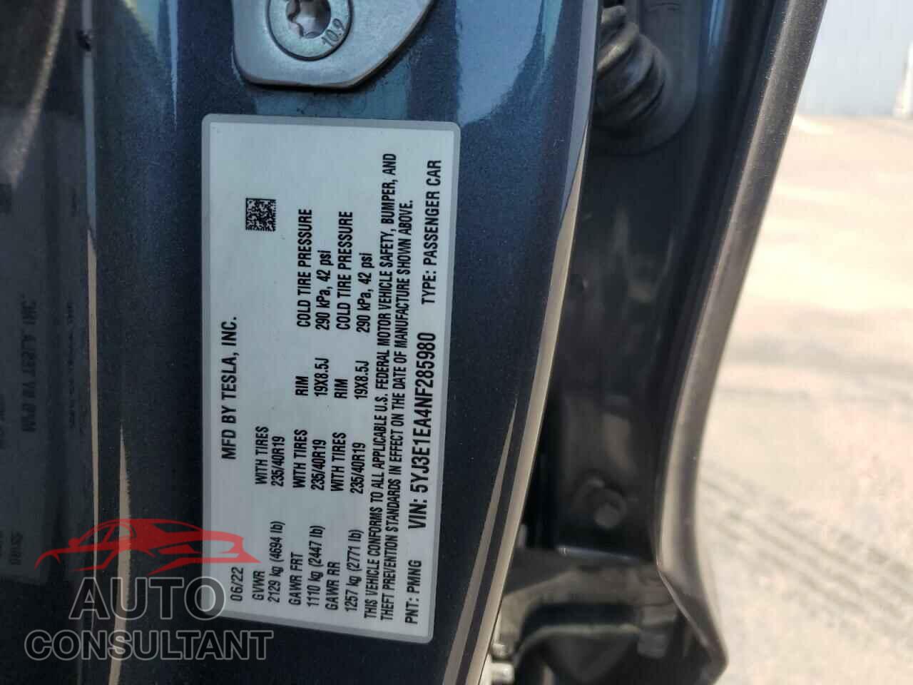 TESLA MODEL 3 2022 - 5YJ3E1EA4NF285980