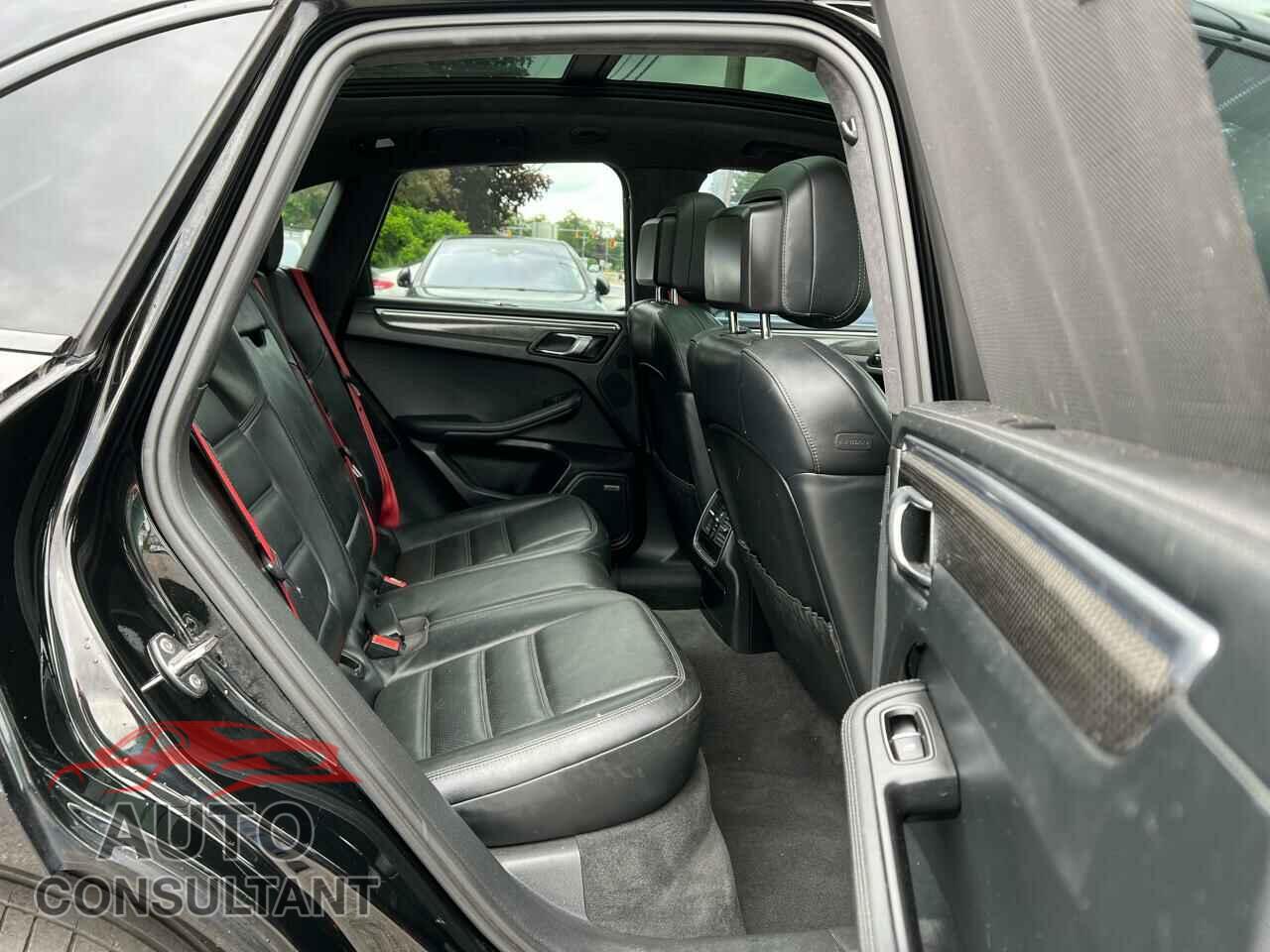 PORSCHE MACAN 2015 - WP1AF2A58FLB93335