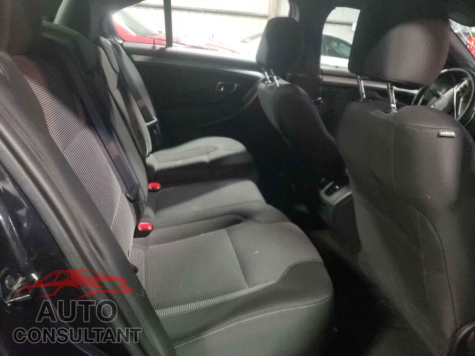 FORD TAURUS 2017 - 1FAHP2E81HG127745