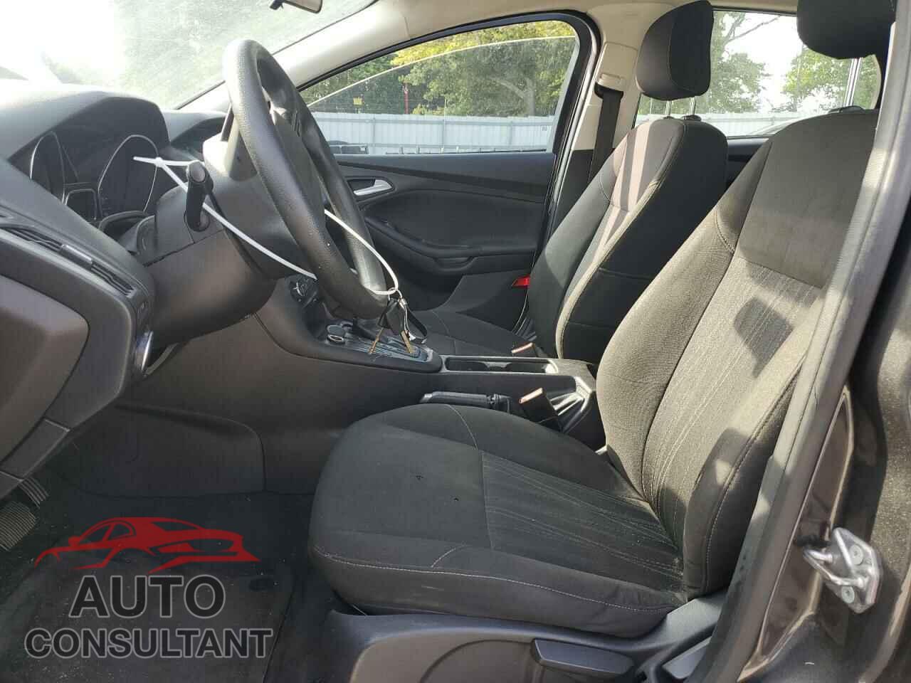FORD FOCUS 2015 - 1FADP3E26FL247450