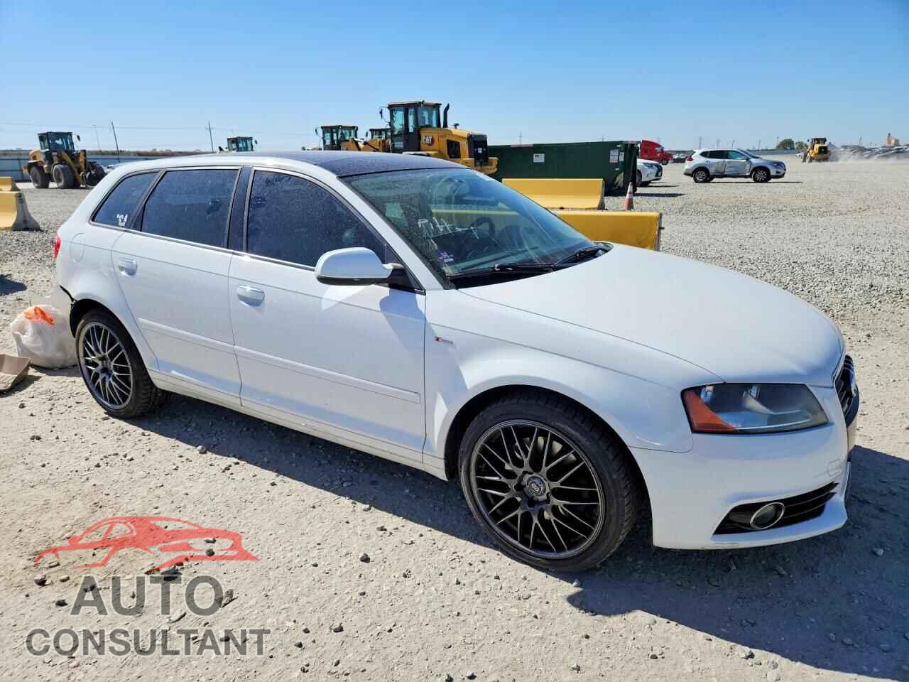 AUDI A3 2011 - WAUDFAFM9BA099203