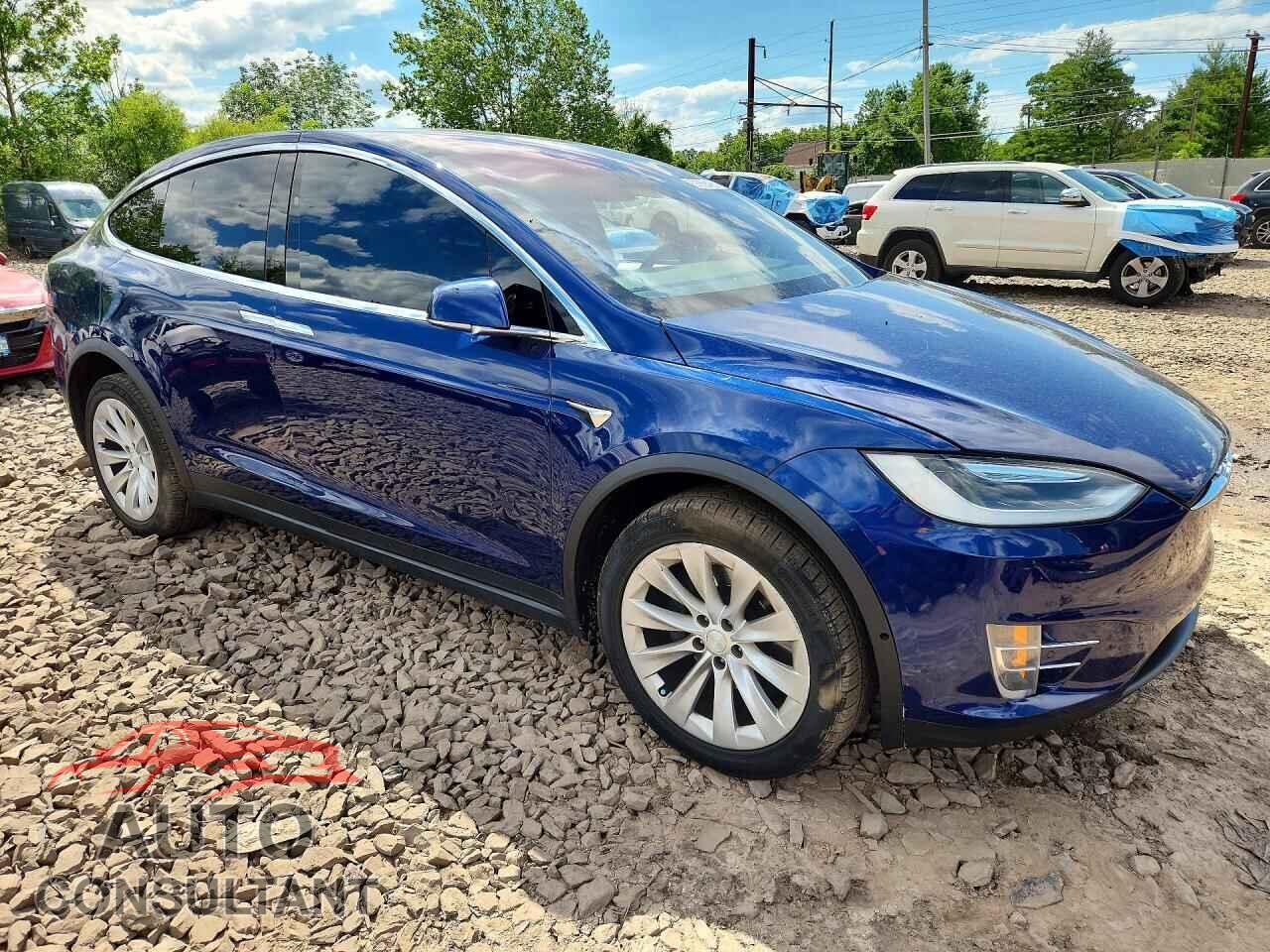 TESLA MODEL X 2017 - 5YJXCBE20HF057677