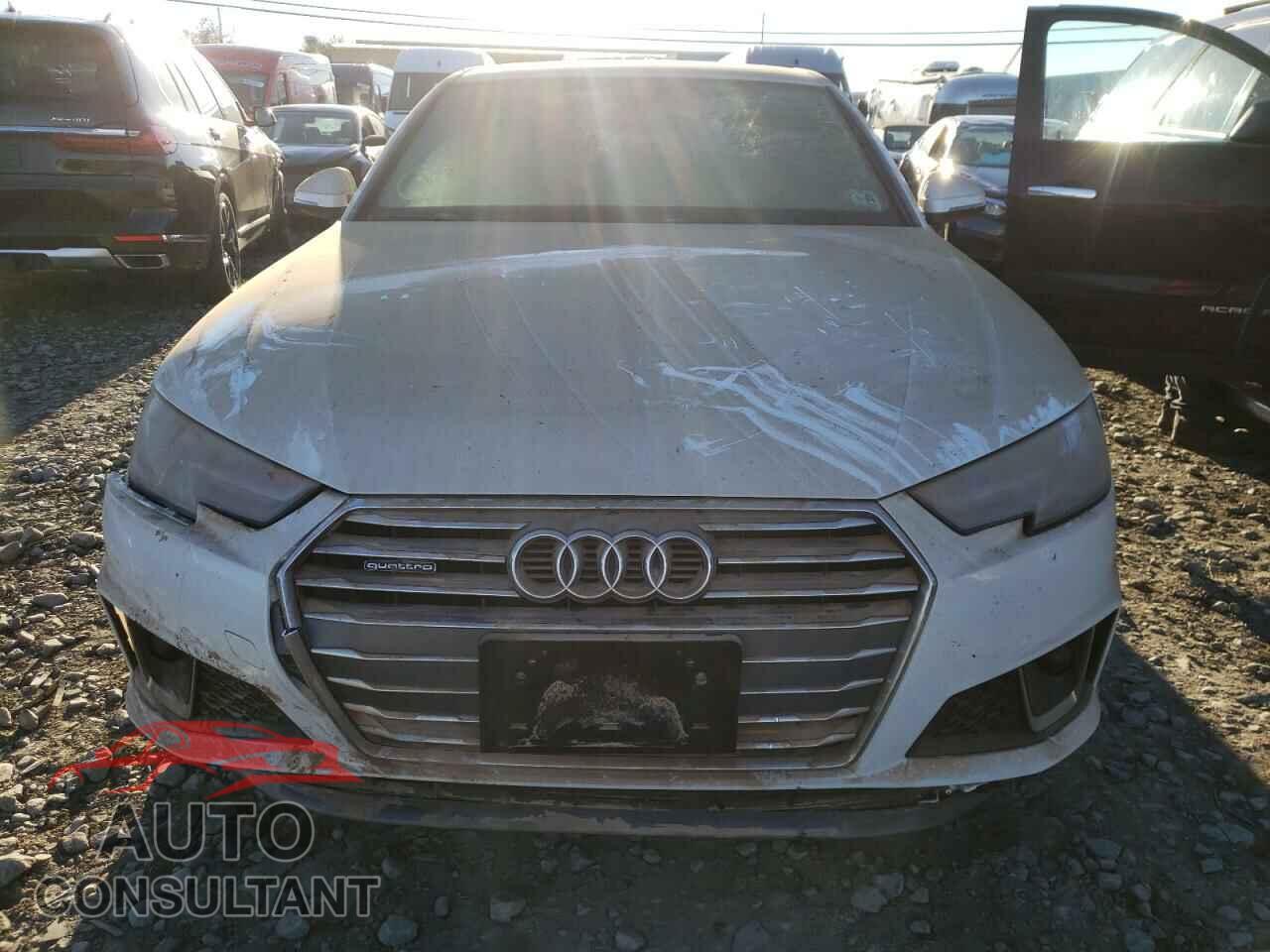 AUDI A4 2019 - WAUDNAF48KA003287